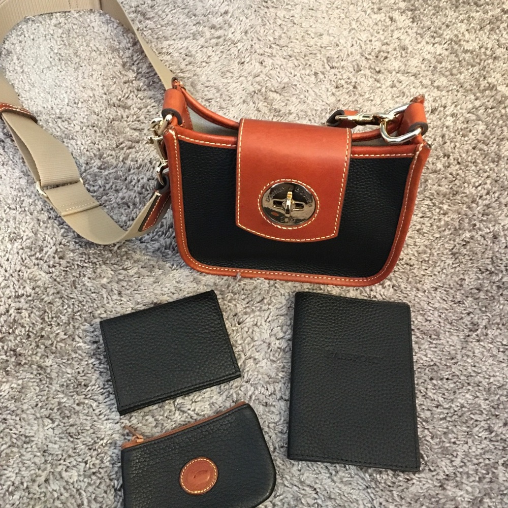 Dooney & Bourke Crossbody Turnlock Close